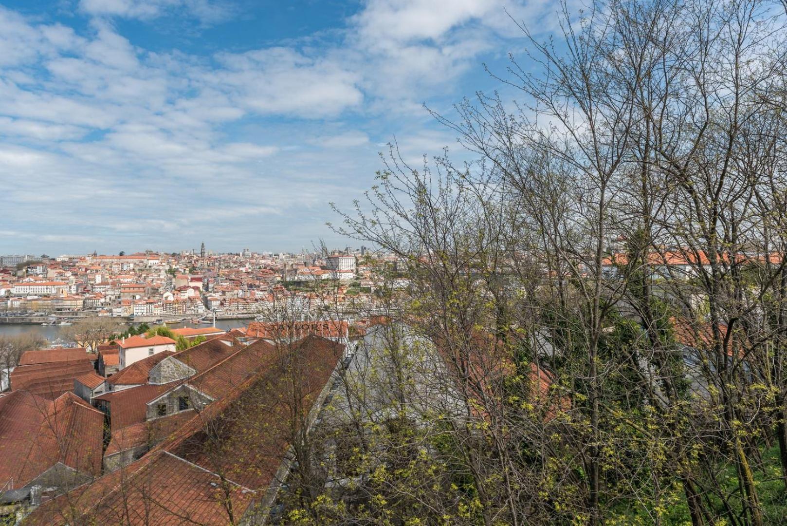 Guestready - Spacious Modern Stay In Porto Вила Нова ди Гая Екстериор снимка